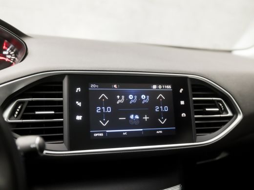 Peugeot 308 SW 1.2 PureTech Sport (PANORAMADAK, APPLE CARPLAY, GROOT NAVI, 360 CAMERA, LEDER, SPORTSTOELEN, A... ActivLease financial lease