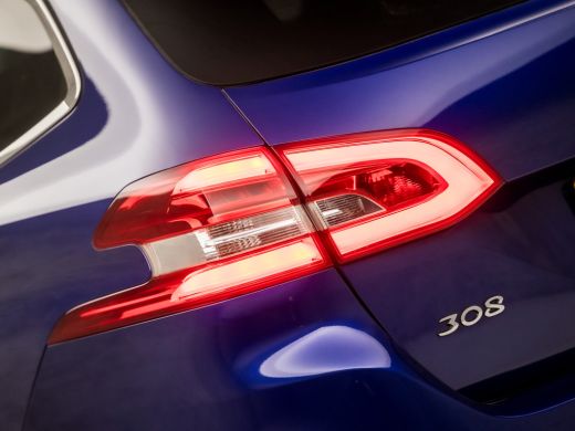 Peugeot 308 SW 1.2 PureTech Sport (PANORAMADAK, APPLE CARPLAY, GROOT NAVI, 360 CAMERA, LEDER, SPORTSTOELEN, A... ActivLease financial lease