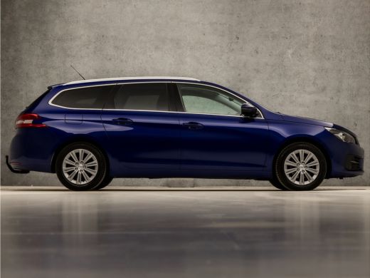 Peugeot 308 SW 1.2 PureTech Sport (PANORAMADAK, APPLE CARPLAY, GROOT NAVI, 360 CAMERA, LEDER, SPORTSTOELEN, A... ActivLease financial lease