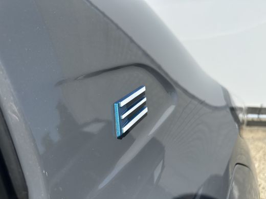 Peugeot e-208 EV Allure 51 kWh 3-Fase | 11 kW lader | Achterbank in delen neerklapbaar | Achteruitrijcamera ActivLease financial lease