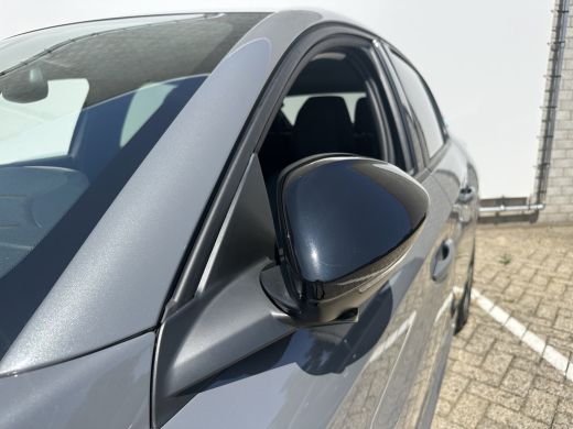 Peugeot e-208 EV Allure 51 kWh 3-Fase | 11 kW lader | Achterbank in delen neerklapbaar | Achteruitrijcamera ActivLease financial lease