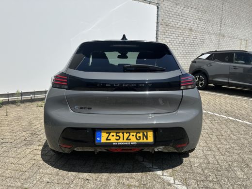 Peugeot e-208 EV Allure 51 kWh 3-Fase | 11 kW lader | Achterbank in delen neerklapbaar | Achteruitrijcamera ActivLease financial lease