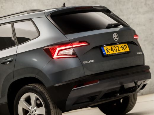 Skoda Karoq 1.5 TSI ACT Ambition Business 150Pk Automaat (APPLE CARPLAY, GROOT NAVI, CAMERA, TREKHAAK, SPORTS... ActivLease financial lease