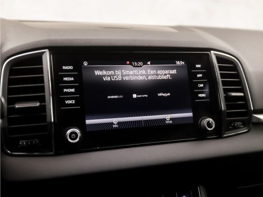 Skoda Karoq 1.5 TSI ACT Ambition Business 150Pk Automaat (APPLE CARPLAY, GROOT NAVI, CAMERA, TREKHAAK, SPORTS... ActivLease financial lease