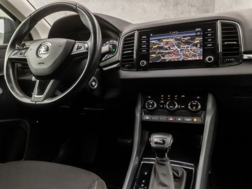 Skoda Karoq 1.5 TSI ACT Ambition Business 150Pk Automaat (APPLE CARPLAY, GROOT NAVI, CAMERA, TREKHAAK, SPORTS... ActivLease financial lease