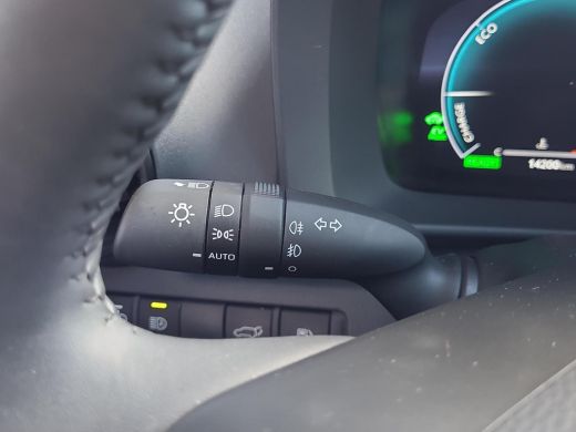 Toyota C-HR 1.8 Hybrid 140 First Edition | Apple CarPlay | Elektr. klep | Stoel/stuurverwarming | Rijklaarpri... ActivLease financial lease