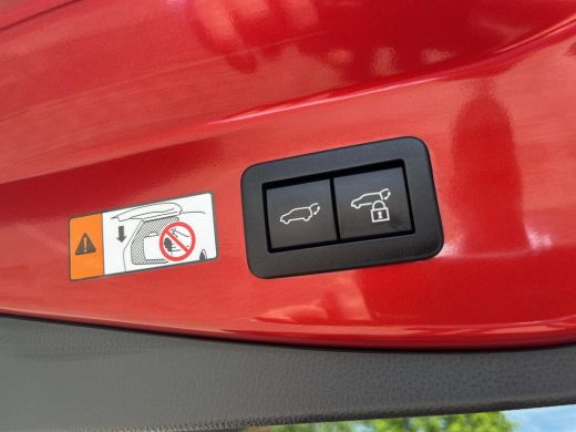 Toyota C-HR 2.0 Hybrid 200 First Edition | All-in prijs | Apple/Android | Camera | Navigatie | ActivLease financial lease