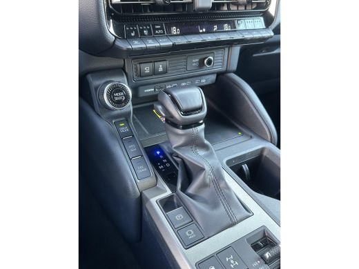Toyota Land Cruiser 2.8 D-4D Blind Van Professional Executive Luxe Uitvoering! ActivLease financial lease