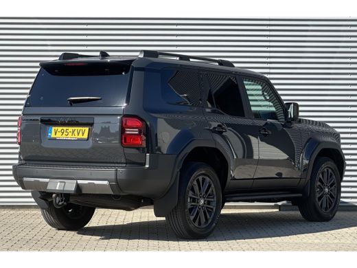 Toyota Land Cruiser 2.8 D-4D Blind Van Professional Executive Luxe Uitvoering! ActivLease financial lease