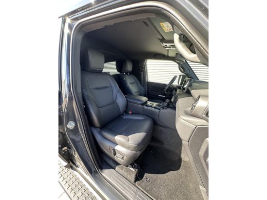 Toyota Land Cruiser 2.8 D-4D Blind Van Professional Executive Luxe Uitvoering! ActivLease financial lease
