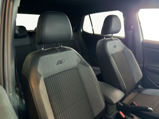 Volkswagen T-Cross 1.0 TSI 110pk R-Line | Adaptive Cruise Control | 18 inch lichtmetaal | Navigatie | Climatronic ActivLease financial lease