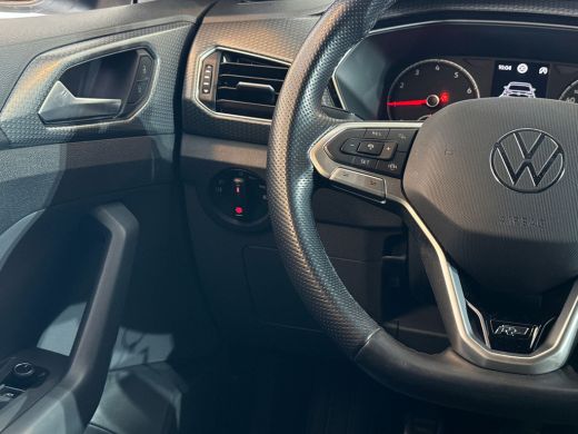 Volkswagen T-Cross 1.0 TSI 110pk R-Line | Adaptive Cruise Control | 18 inch lichtmetaal | Navigatie | Climatronic ActivLease financial lease
