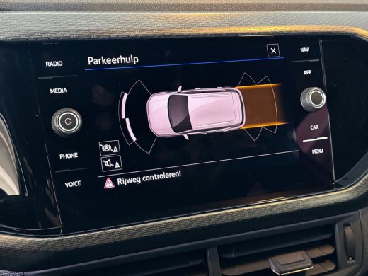 Volkswagen T-Cross 1.0 TSI 110pk R-Line | Adaptive Cruise Control | 18 inch lichtmetaal | Navigatie | Climatronic ActivLease financial lease