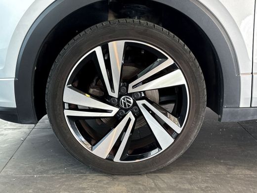 Volkswagen T-Cross 1.0 TSI 110pk R-Line | Adaptive Cruise Control | 18 inch lichtmetaal | Navigatie | Climatronic ActivLease financial lease