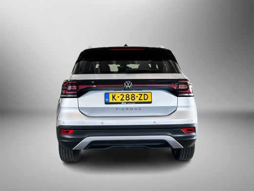 Volkswagen T-Cross 1.0 TSI 110pk R-Line | Adaptive Cruise Control | 18 inch lichtmetaal | Navigatie | Climatronic ActivLease financial lease