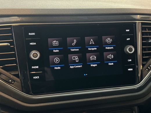 Volkswagen T-Roc 1.5 TSI 150pk Sport Business R | 18 inch lichtmetaal | LED 'Plus' | Navigatie | Adaptive Cruise C... ActivLease financial lease