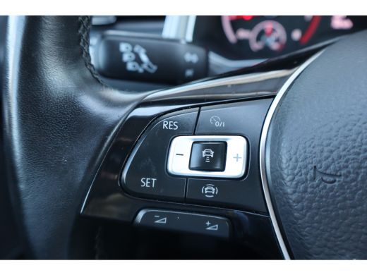 Volkswagen T-Roc 1.5 TSI Style | Airco | Bluetooth telefoonvoorbereiding | Cruise control adaptief ActivLease financial lease