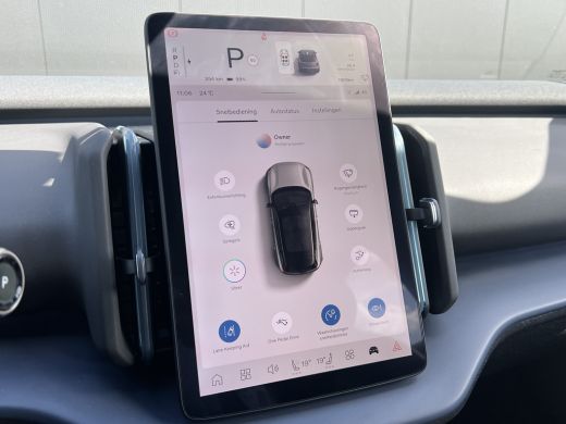 Volvo  EX30 Single Motor Extended Range Plus 69 kWh | Achteruitrij Camera | Apple Carplay/Android Auto | Stoe... ActivLease financial lease