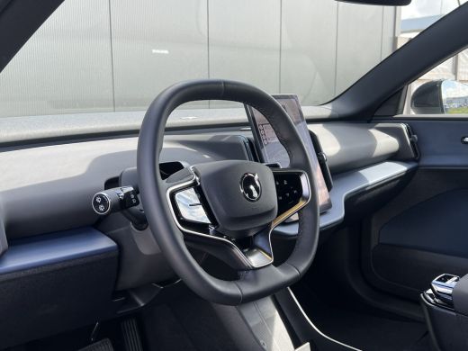 Volvo  EX30 Single Motor Extended Range Plus 69 kWh | Achteruitrij Camera | Apple Carplay/Android Auto | Stoe... ActivLease financial lease