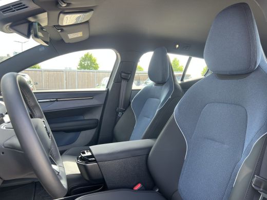 Volvo  EX30 Single Motor Extended Range Plus 69 kWh | Achteruitrij Camera | Apple Carplay/Android Auto | Stoe... ActivLease financial lease