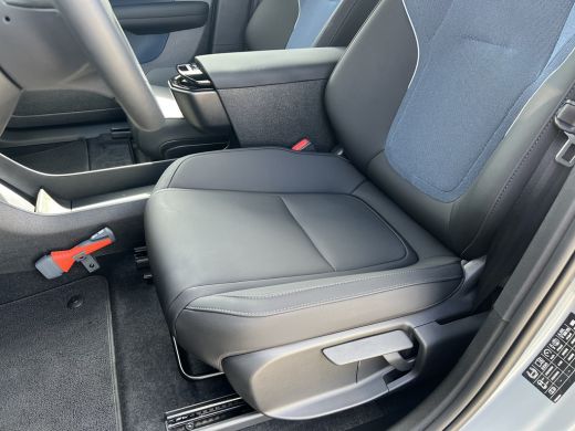 Volvo  EX30 Single Motor Extended Range Plus 69 kWh | Achteruitrij Camera | Apple Carplay/Android Auto | Stoe... ActivLease financial lease