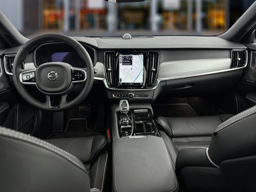 Volvo  V90 T6 Recharge AWD Ultra Dark | 20" | Luchtvering | Bowers & Wilkins | Sportstoelen | 360 Camera | G... ActivLease financial lease