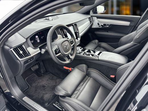 Volvo  V90 T6 Recharge AWD Ultra Dark | 20" | Luchtvering | Bowers & Wilkins | Sportstoelen | 360 Camera | G... ActivLease financial lease
