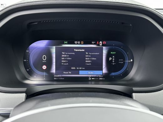 Volvo  V90 T6 Recharge AWD Ultra Dark | 20" | Luchtvering | Bowers & Wilkins | Sportstoelen | 360 Camera | G... ActivLease financial lease