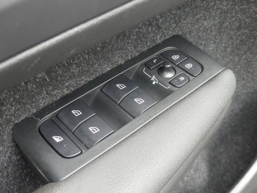 Volvo  XC40 1.5 T2 Business Pro | ADAPTIVE CRUISE | NAVI | LED | DODEHOEKDETECTIE | ActivLease financial lease