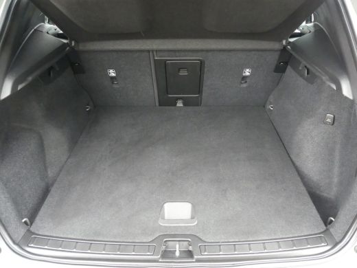 Volvo  XC40 1.5 T2 Business Pro | ADAPTIVE CRUISE | NAVI | LED | DODEHOEKDETECTIE | ActivLease financial lease