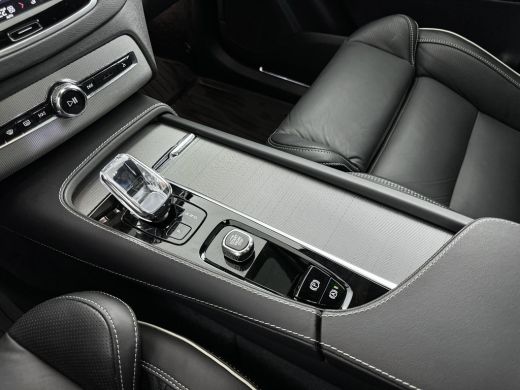 Volvo  XC90 T8 Recharge AWD Ultimate Dark | 22" zomerset + 20" winterset | Luchtvering | Bowers & Wilkins | T... ActivLease financial lease