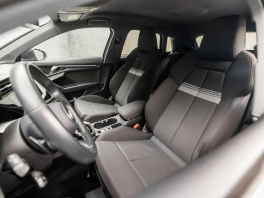 Audi A3 Sportback 30 TFSI Sportline Automaat (APPLE CARPLAY, GROOT NAVI, CAMERA, ADAPTIVE CRUISE, SPORTST... ActivLease financial lease