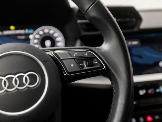 Audi A3 Sportback 30 TFSI Sportline Automaat (APPLE CARPLAY, GROOT NAVI, CAMERA, ADAPTIVE CRUISE, SPORTST... ActivLease financial lease