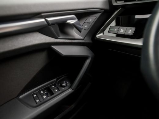 Audi A3 Sportback 30 TFSI Sportline Automaat (APPLE CARPLAY, GROOT NAVI, CAMERA, ADAPTIVE CRUISE, SPORTST... ActivLease financial lease