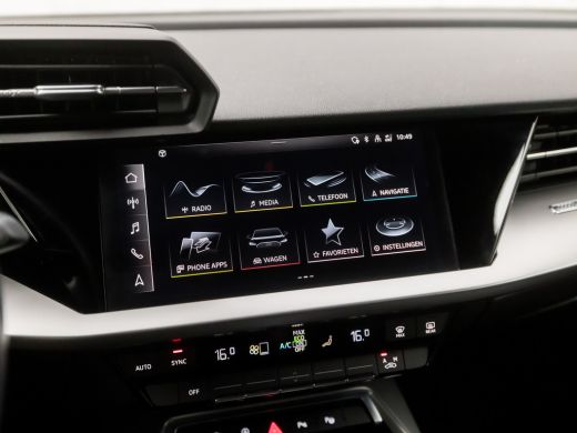 Audi A3 Sportback 30 TFSI Sportline Automaat (APPLE CARPLAY, GROOT NAVI, CAMERA, ADAPTIVE CRUISE, SPORTST... ActivLease financial lease