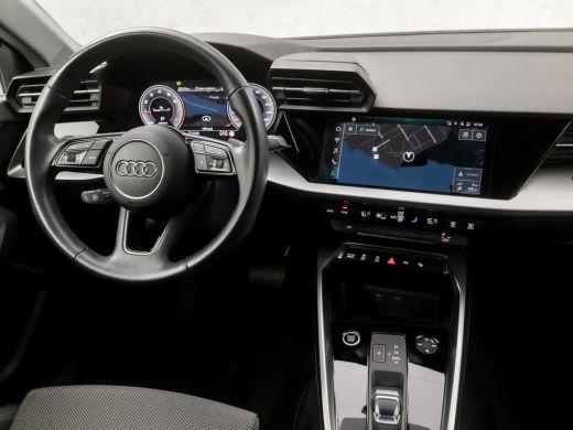 Audi A3 Sportback 30 TFSI Sportline Automaat (APPLE CARPLAY, GROOT NAVI, CAMERA, ADAPTIVE CRUISE, SPORTST... ActivLease financial lease