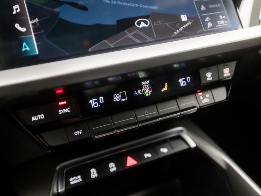 Audi A3 Sportback 30 TFSI Sportline Automaat (APPLE CARPLAY, GROOT NAVI, CAMERA, ADAPTIVE CRUISE, SPORTST... ActivLease financial lease