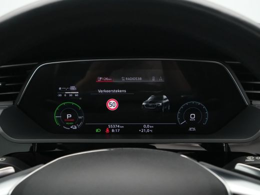 Audi e-tron e-tron 50 quattro Launch edition plus 71 kWh Trekhaak Panoramadak Lederen bekleding Luchtvering ActivLease financial lease