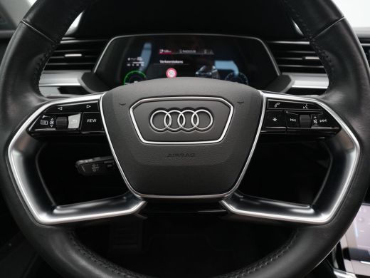 Audi e-tron e-tron 50 quattro Launch edition plus 71 kWh Trekhaak Panoramadak Lederen bekleding Luchtvering ActivLease financial lease