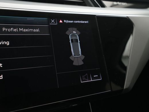 Audi e-tron e-tron 50 quattro Launch edition plus 71 kWh Trekhaak Panoramadak Lederen bekleding Luchtvering ActivLease financial lease