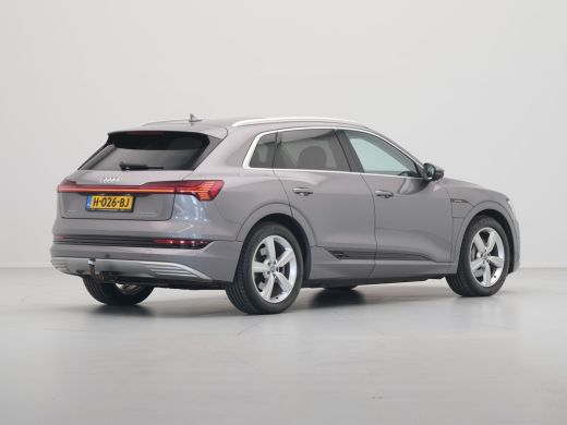 Audi e-tron e-tron 50 quattro Launch edition plus 71 kWh Trekhaak Panoramadak Lederen bekleding Luchtvering ActivLease financial lease