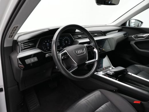 Audi e-tron e-tron 55 quattro advanced 95 kWh Navigatie Leder Camera Stoelverwarming 42 ActivLease financial lease