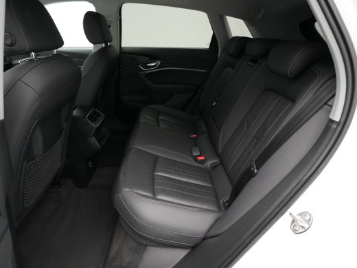 Audi e-tron e-tron 55 quattro advanced 95 kWh Navigatie Leder Camera Stoelverwarming 42 ActivLease financial lease