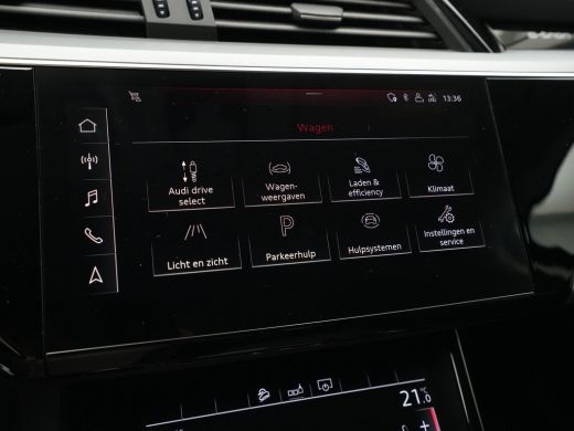 Audi e-tron e-tron 55 quattro advanced 95 kWh Navigatie Leder Camera Stoelverwarming 42 ActivLease financial lease