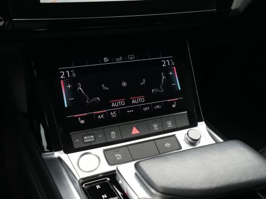 Audi e-tron e-tron 55 quattro advanced 95 kWh Navigatie Leder Camera Stoelverwarming 42 ActivLease financial lease