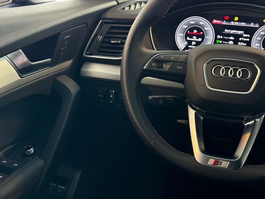 Audi Q5 55 367pk TFSI e S edition Competition | Rood gespoten remzadels | Assistentiepakket City Parking ... ActivLease financial lease