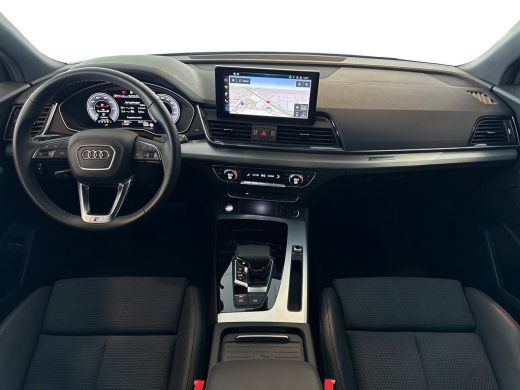Audi Q5 55 367pk TFSI e S edition Competition | Rood gespoten remzadels | Assistentiepakket City Parking ... ActivLease financial lease
