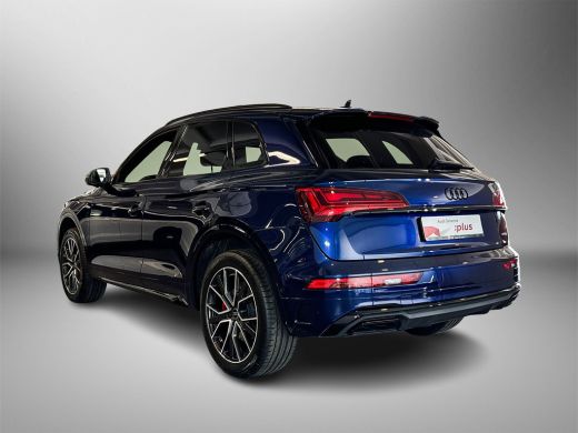 Audi Q5 55 367pk TFSI e S edition Competition | Rood gespoten remzadels | Assistentiepakket City Parking ... ActivLease financial lease