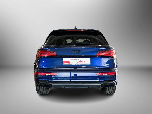 Audi Q5 55 367pk TFSI e S edition Competition | Rood gespoten remzadels | Assistentiepakket City Parking ... ActivLease financial lease