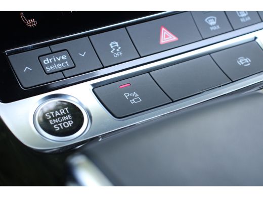 Audi Q8 60 TFSI e quattro Pro Line S Competition TREKHAAK ELEKTR | ELEKTR KELP | 22'' LMV | ADAPTIVE CRUI... ActivLease financial lease